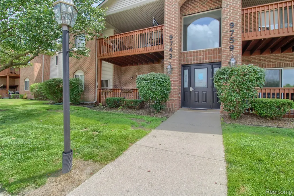 9743 Wildflower Court Van Buren Charter Township MI 48111