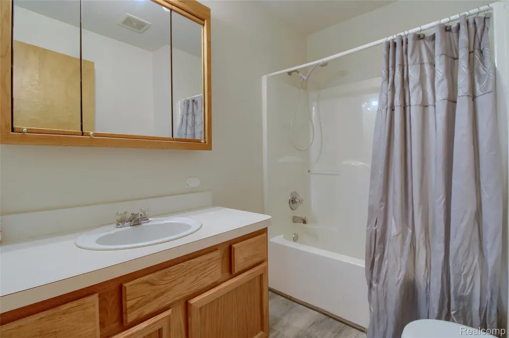 9743 Wildflower Court Van Buren Charter Township MI 48111