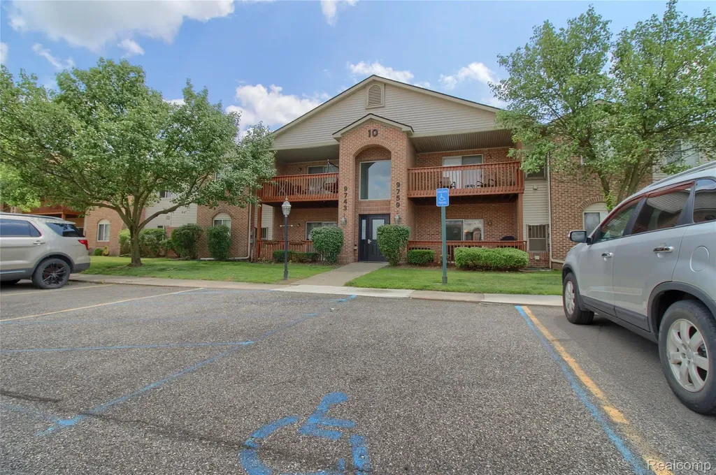 9743 Wildflower Court Van Buren Charter Township MI 48111
