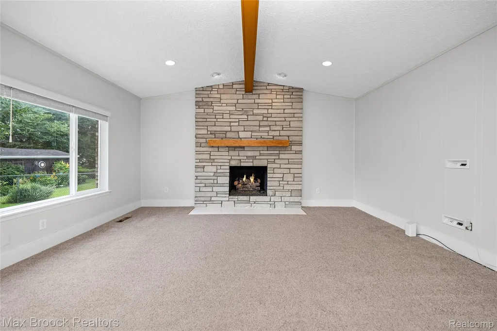 15490 Uthers Street Clinton Charter Township MI 48038