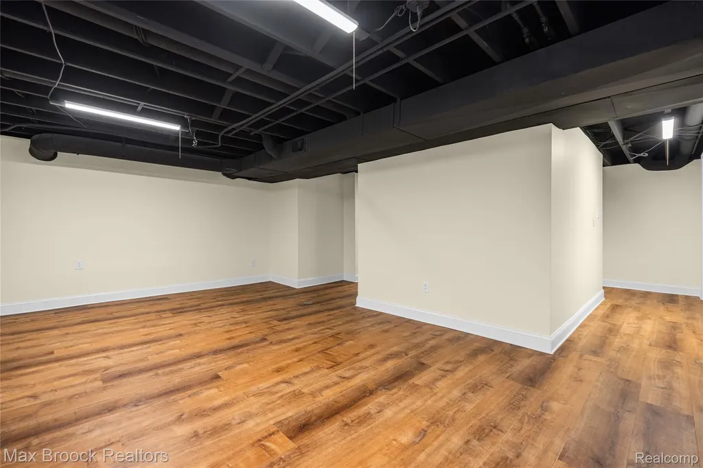 15490 Uthers Street Clinton Charter Township MI 48038