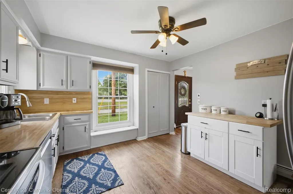 26560 Acacia Street Harrison Charter Township MI 48045