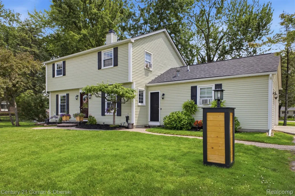 26560 Acacia Street Harrison Charter Township MI 48045