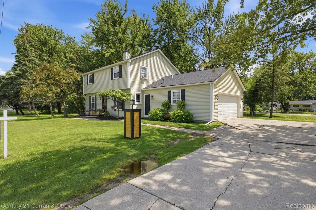 26560 Acacia Street Harrison Charter Township MI 48045