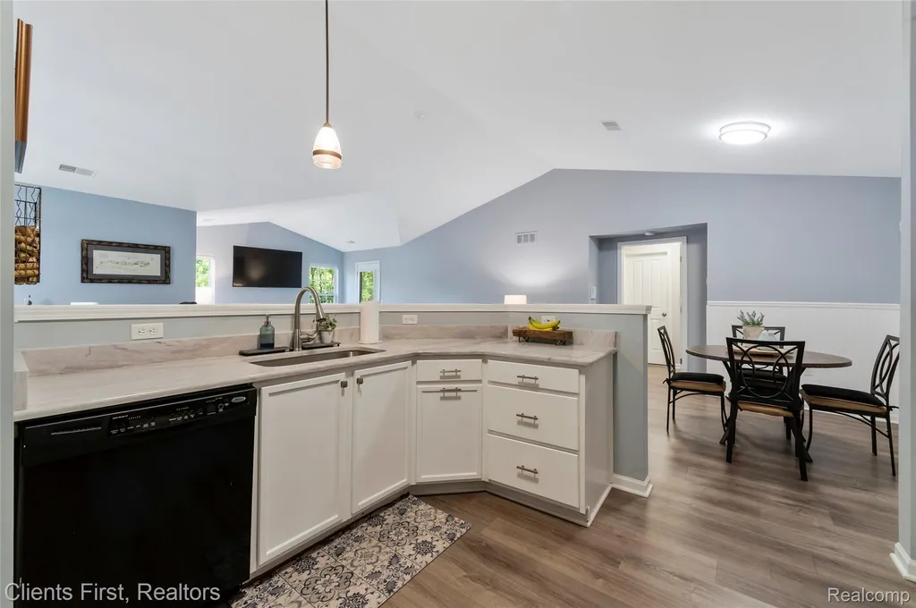 4208 Berkeley Avenue Canton Charter Township MI 48188