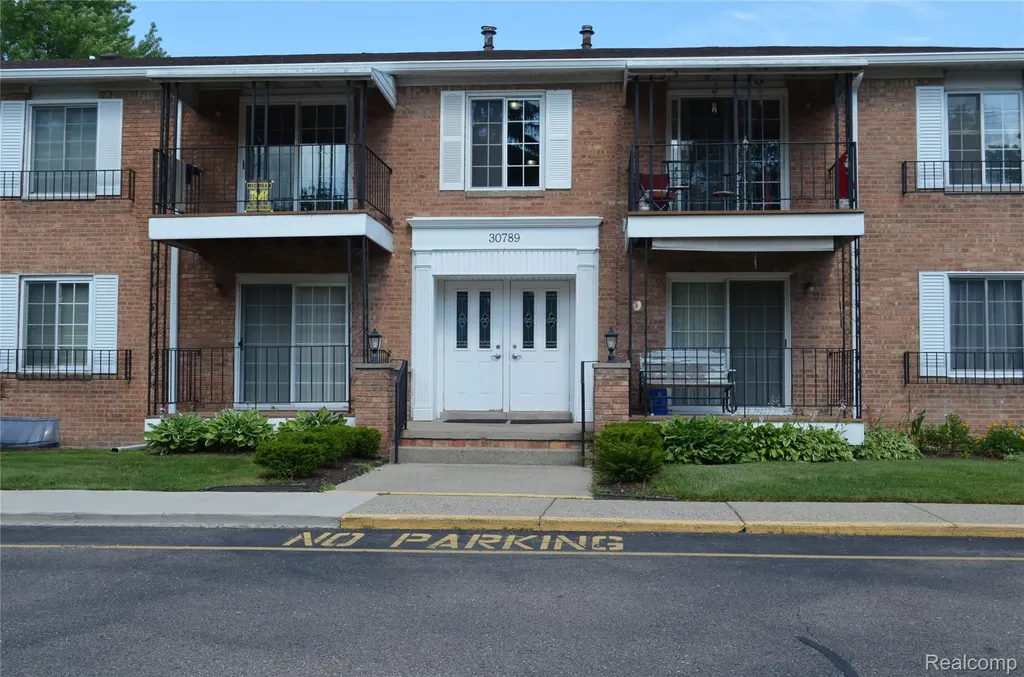 30789 Shiawassee Road Farmington City MI 48336