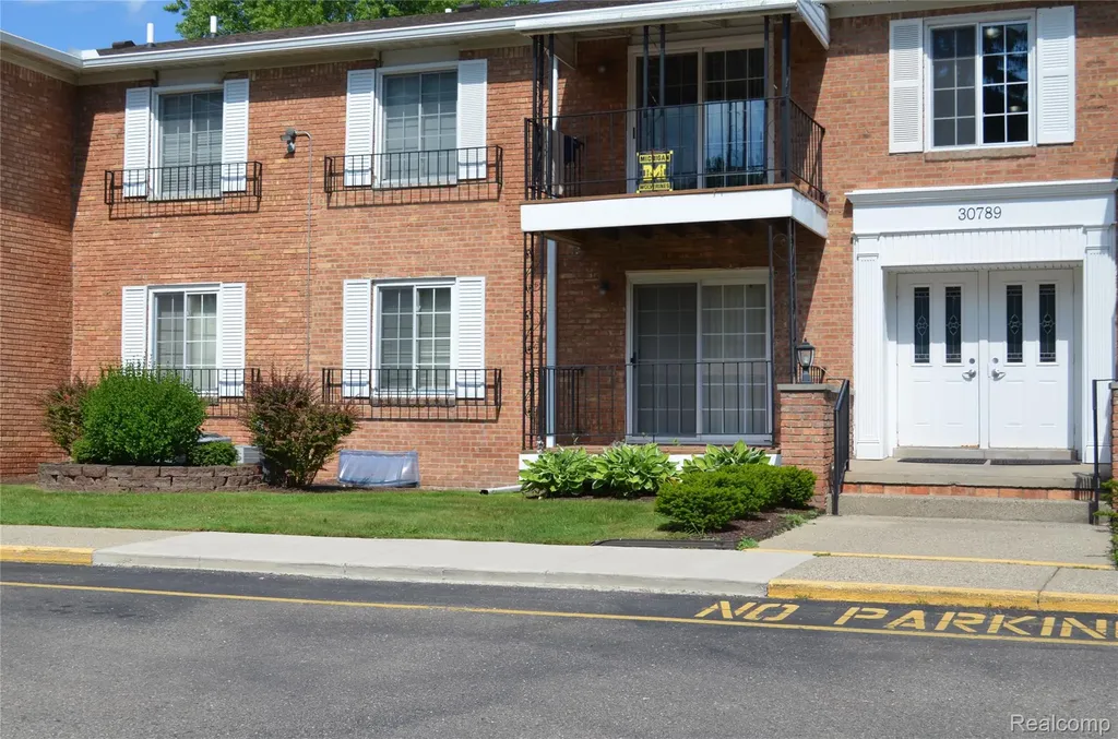 30789 Shiawassee Road Farmington City MI 48336