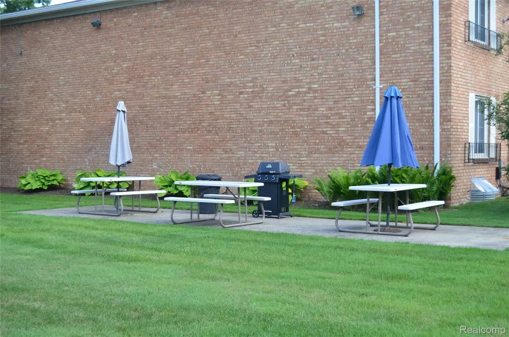30789 Shiawassee Road Farmington City MI 48336