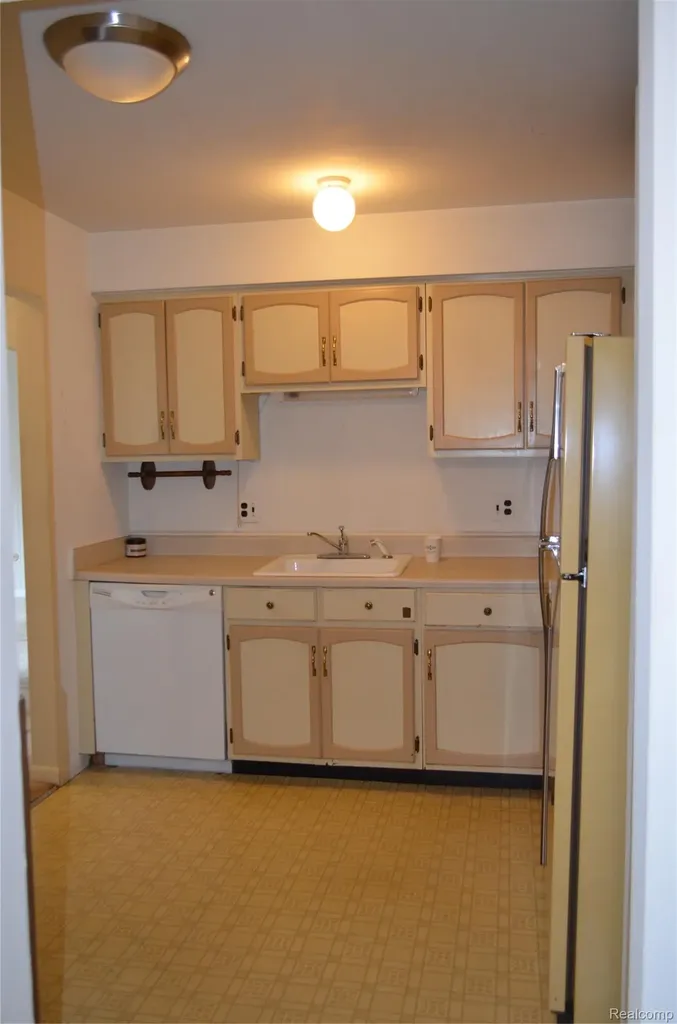 30789 Shiawassee Road Farmington City MI 48336
