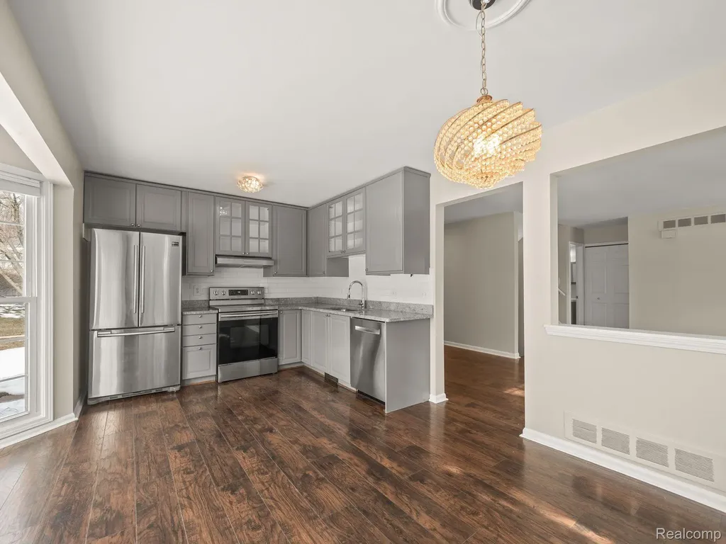 1428 Crescent Lane Rochester Hills City MI 48306