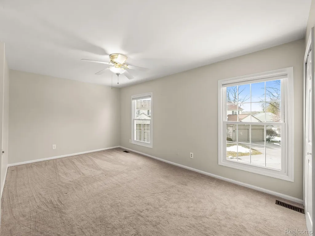 1428 Crescent Lane Rochester Hills City MI 48306