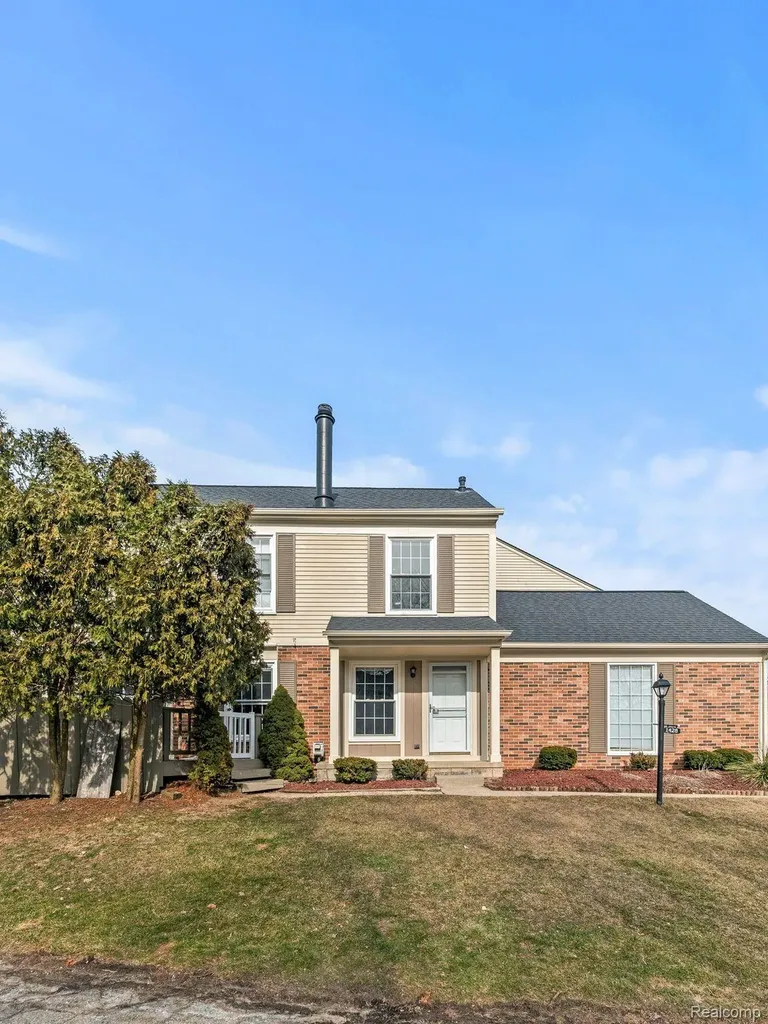 1428 Crescent Lane Rochester Hills City MI 48306