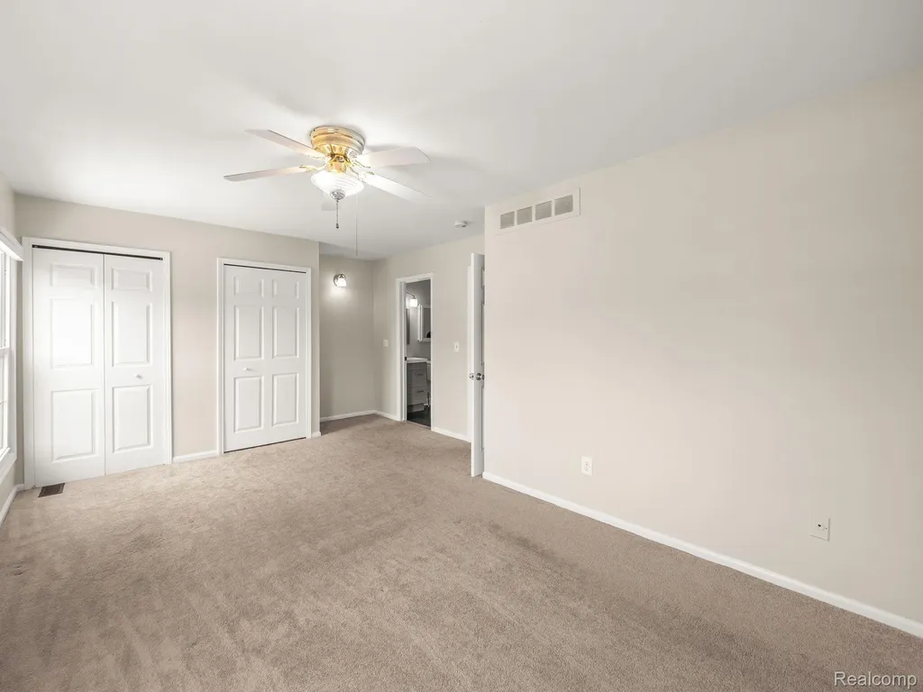 1428 Crescent Lane Rochester Hills City MI 48306