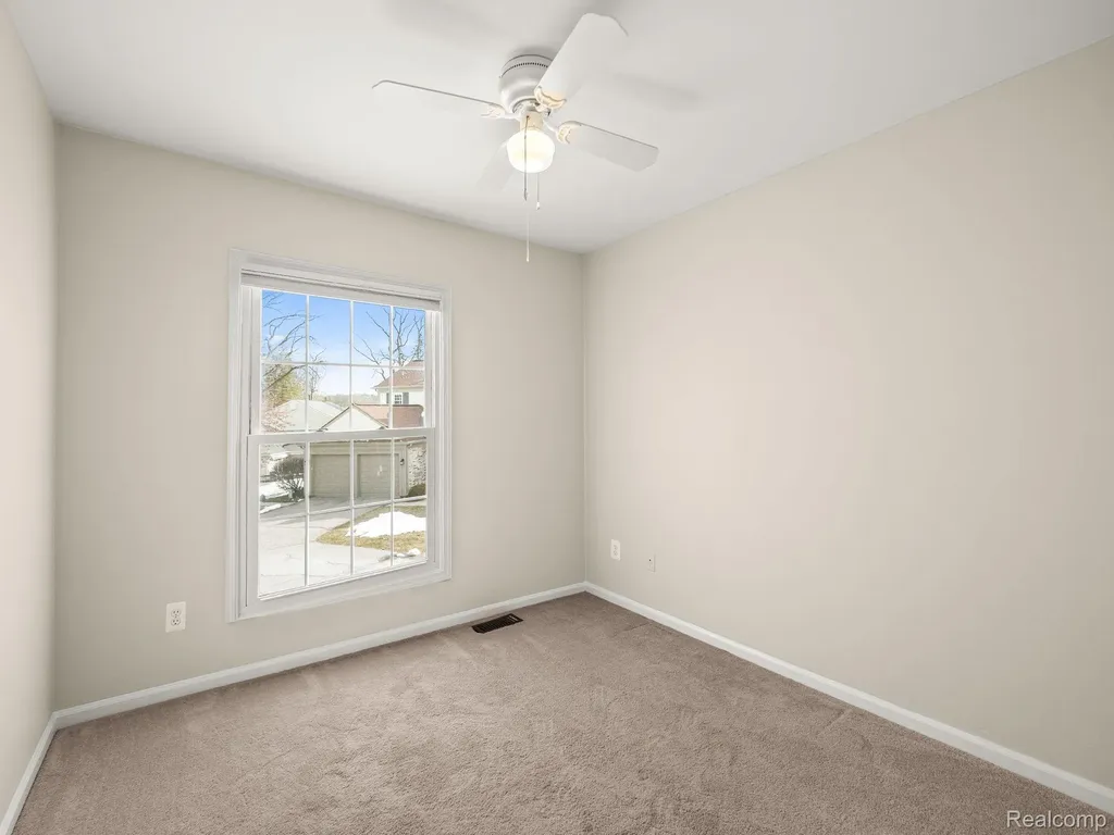 1428 Crescent Lane Rochester Hills City MI 48306