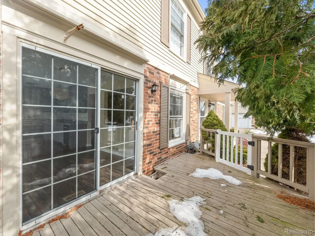 1428 Crescent Lane Rochester Hills City MI 48306