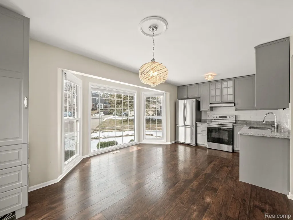1428 Crescent Lane Rochester Hills City MI 48306