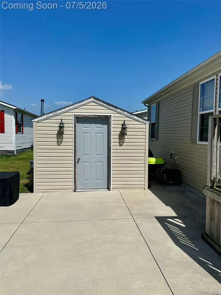 11211 Nearbrook Court Green Oak Township MI 48178