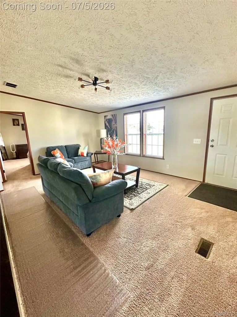 11211 Nearbrook Court Green Oak Township MI 48178