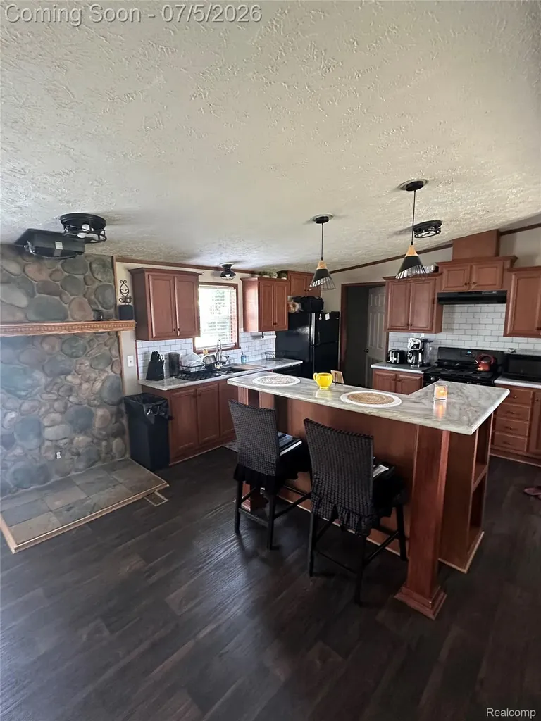 11211 Nearbrook Court Green Oak Township MI 48178