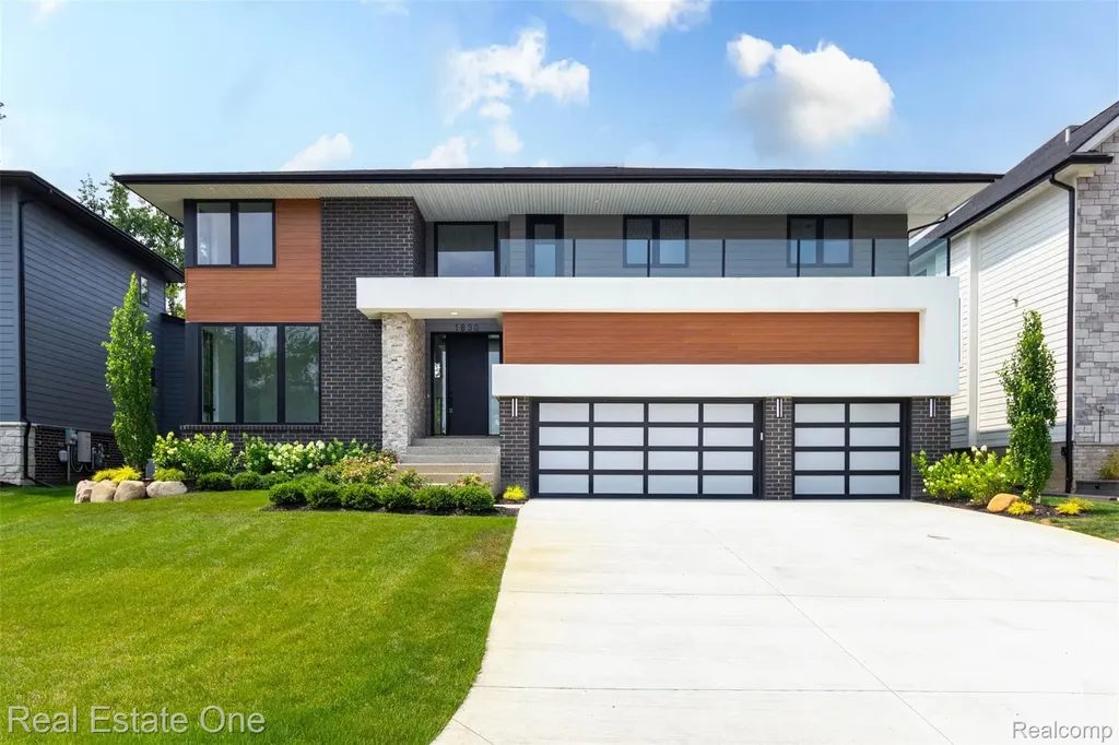 1830 Sadie Shore Drive Commerce Charter Township MI 48382