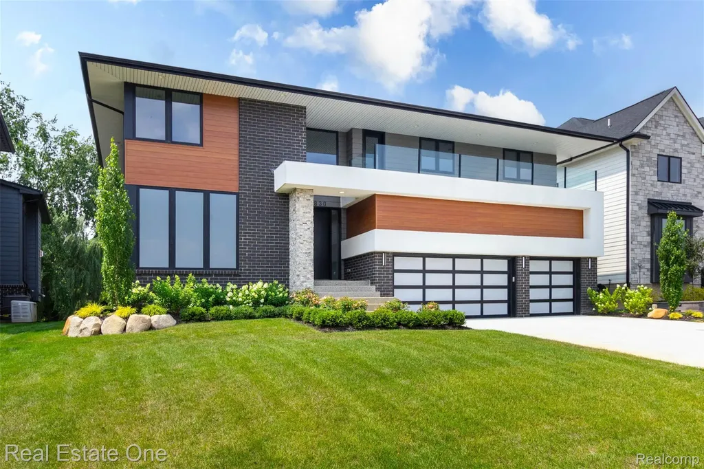 1830 Sadie Shore Drive Commerce Charter Township MI 48382