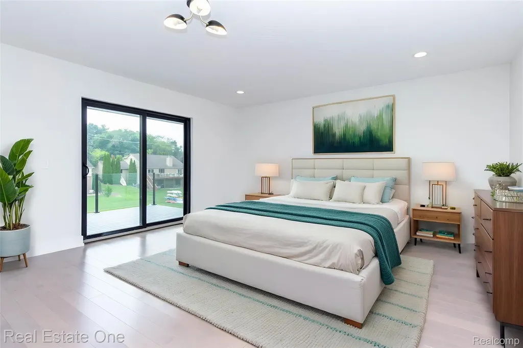 1830 Sadie Shore Drive Commerce Charter Township MI 48382