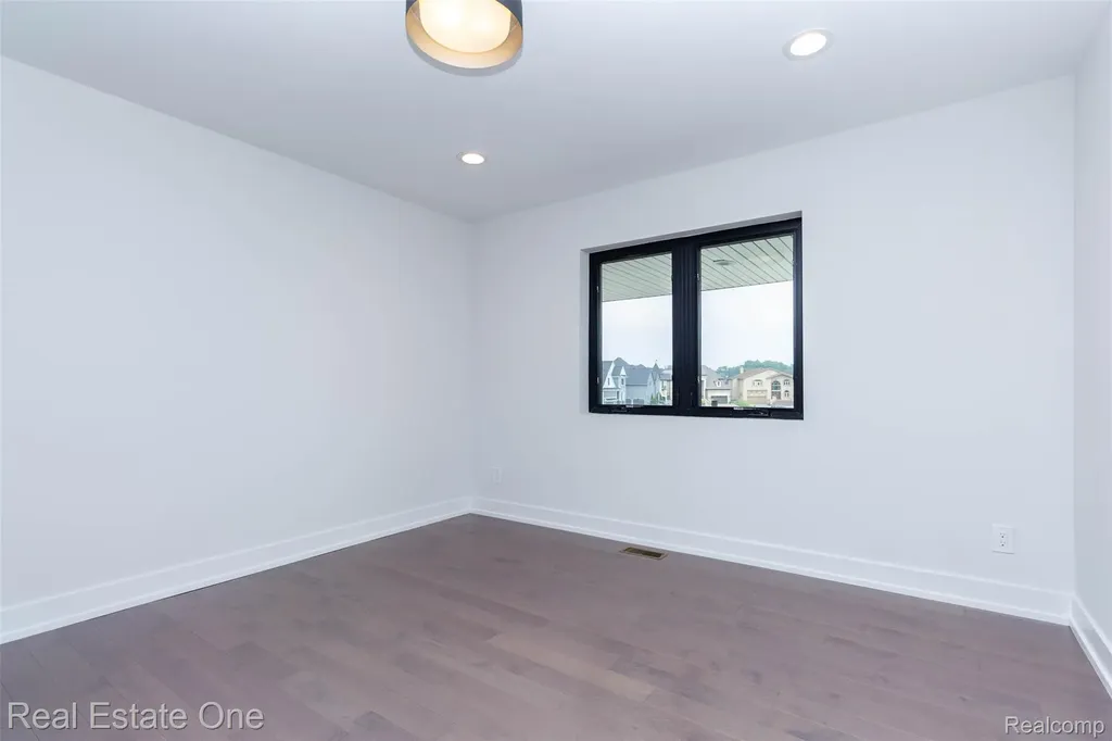 1830 Sadie Shore Drive Commerce Charter Township MI 48382