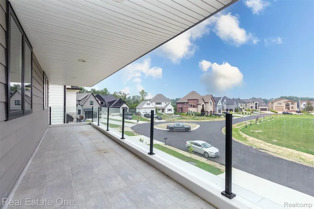 1830 Sadie Shore Drive Commerce Charter Township MI 48382