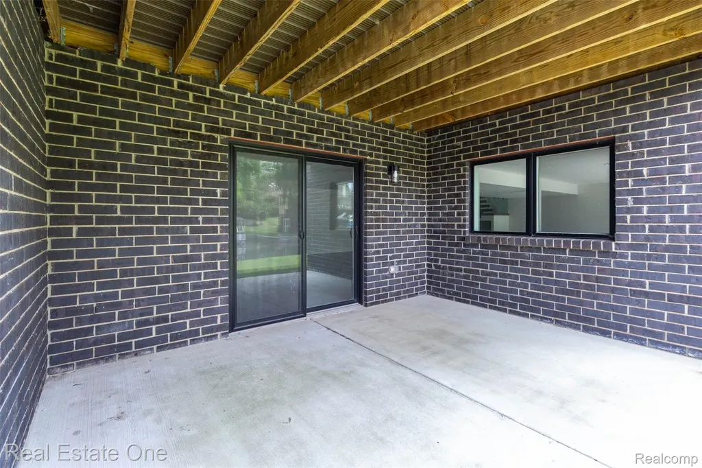 1830 Sadie Shore Drive Commerce Charter Township MI 48382