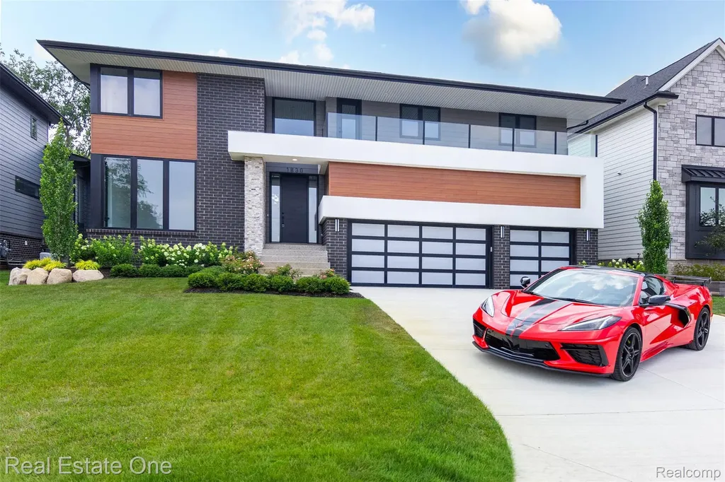 1830 Sadie Shore Drive Commerce Charter Township MI 48382