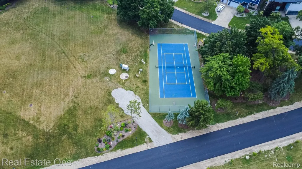 1830 Sadie Shore Drive Commerce Charter Township MI 48382