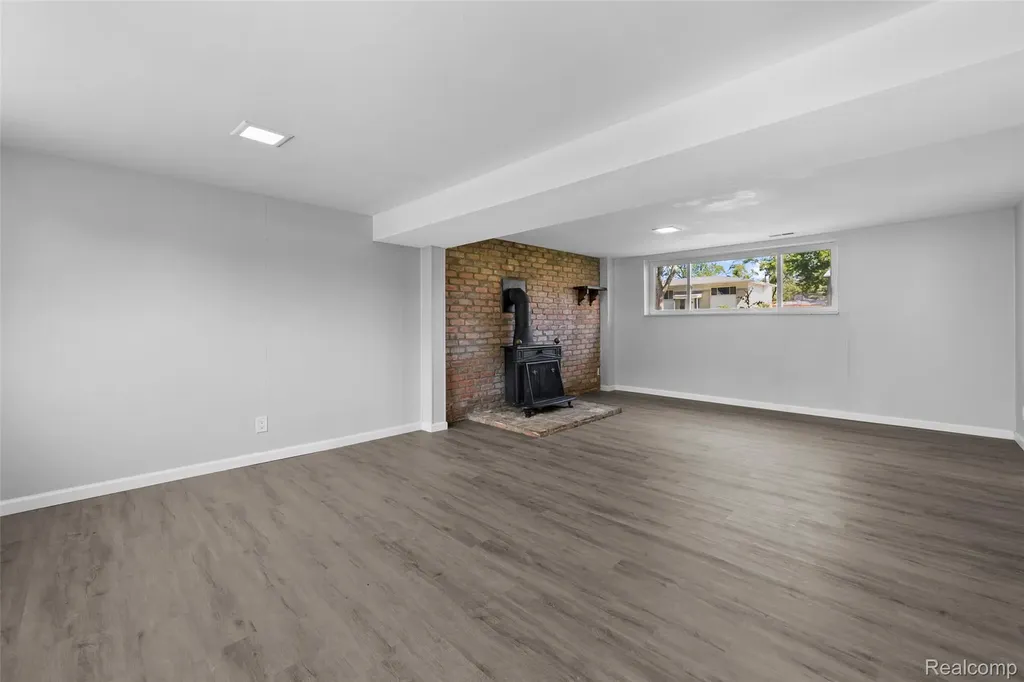 2268 Serra Drive Sterling Heights City MI 48310