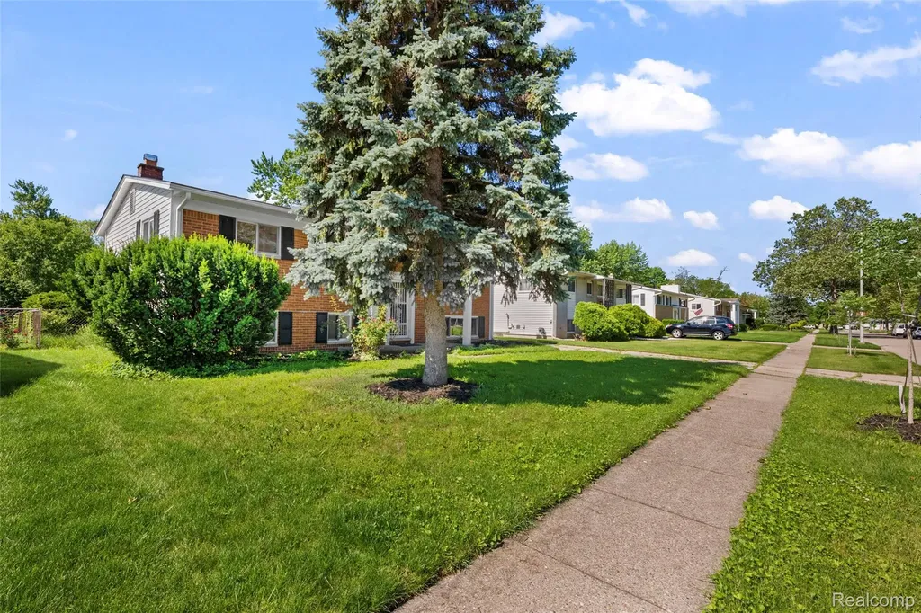 2268 Serra Drive Sterling Heights City MI 48310