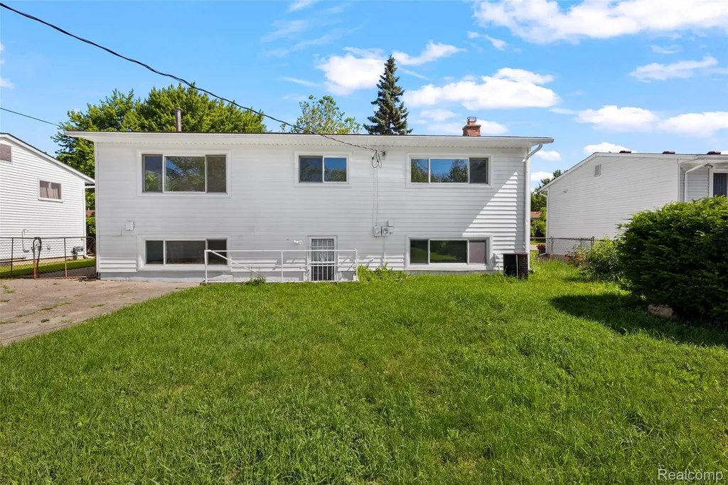 2268 Serra Drive Sterling Heights City MI 48310