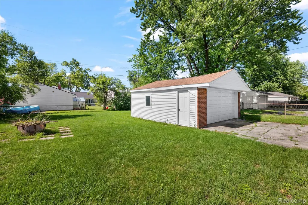 2268 Serra Drive Sterling Heights City MI 48310