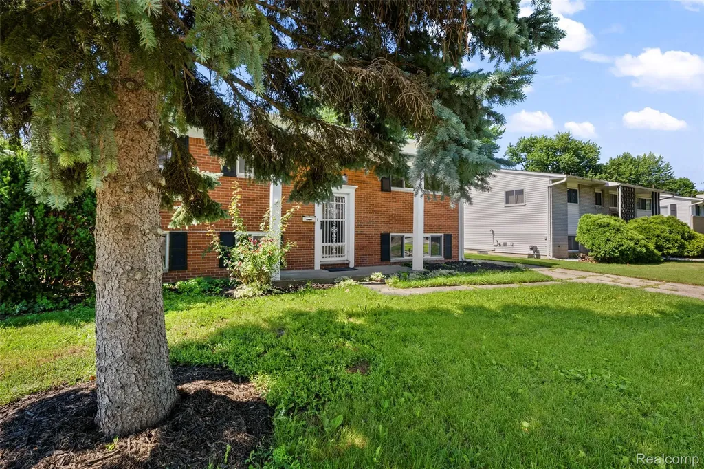 2268 Serra Drive Sterling Heights City MI 48310