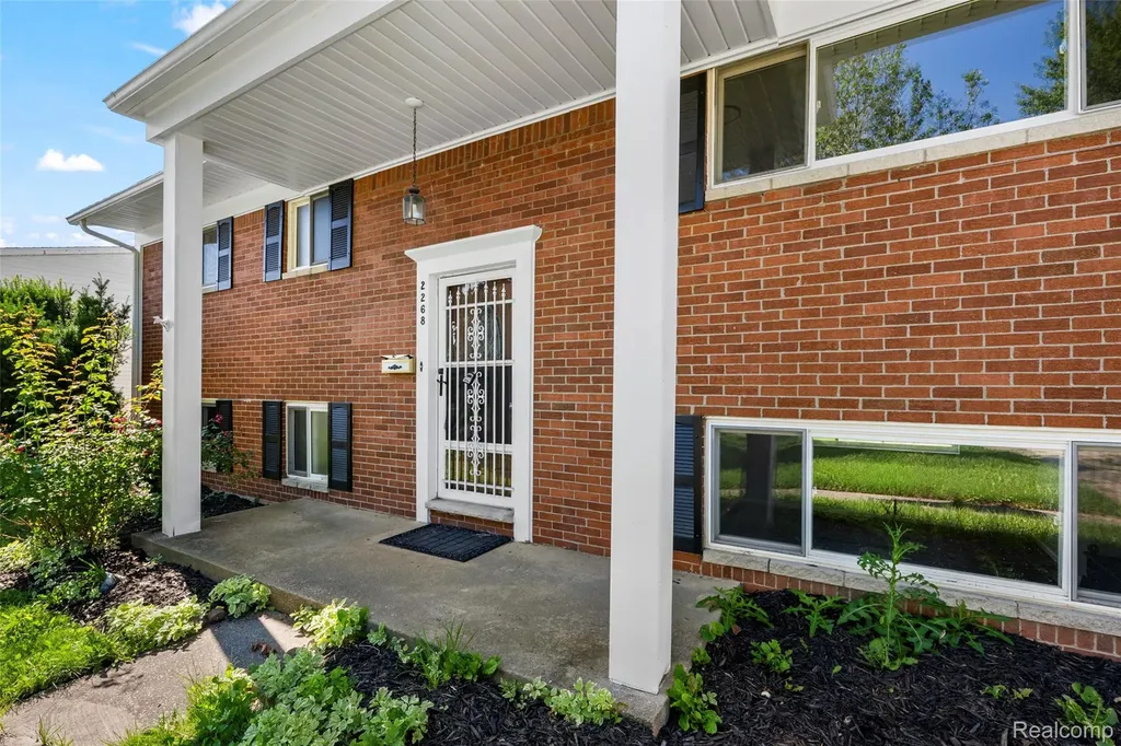2268 Serra Drive Sterling Heights City MI 48310
