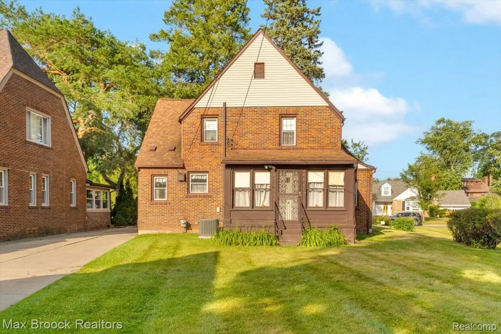 224 Cherokee Road Pontiac City MI 48341