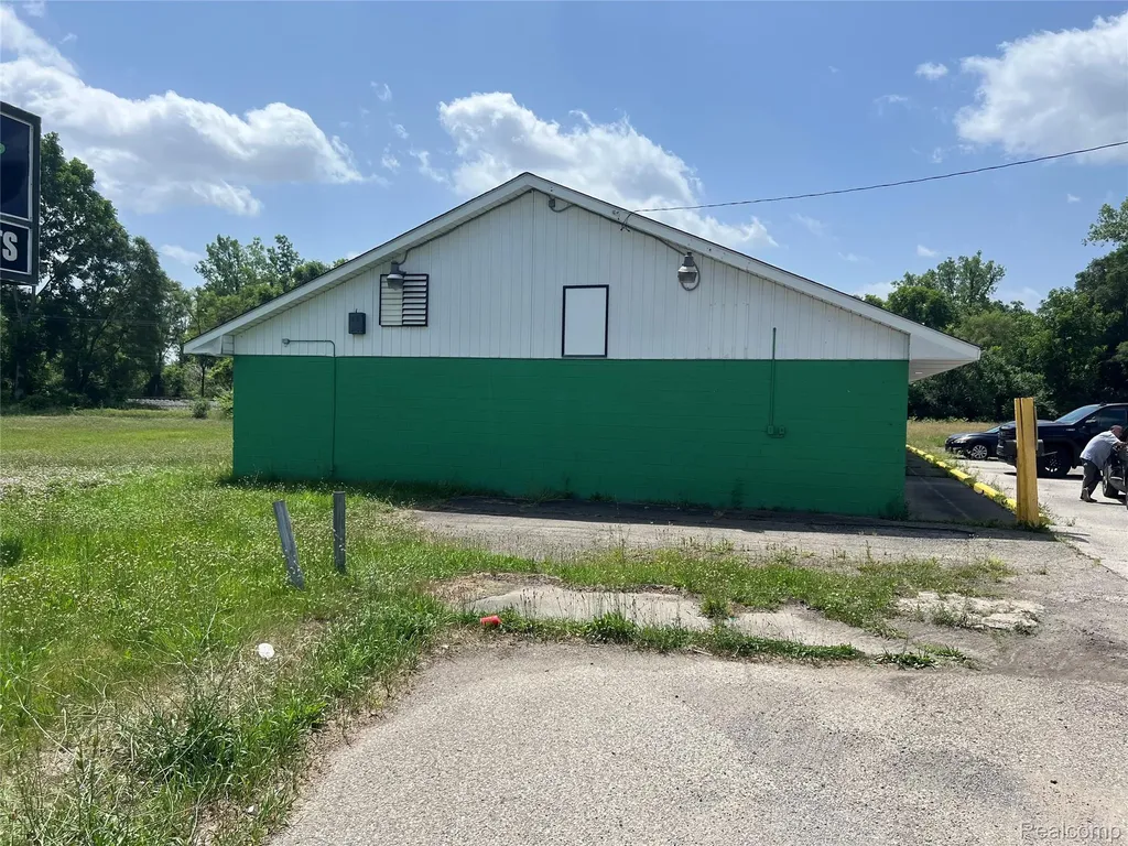 1530 E Michigan Avenue York Charter Township MI 48198
