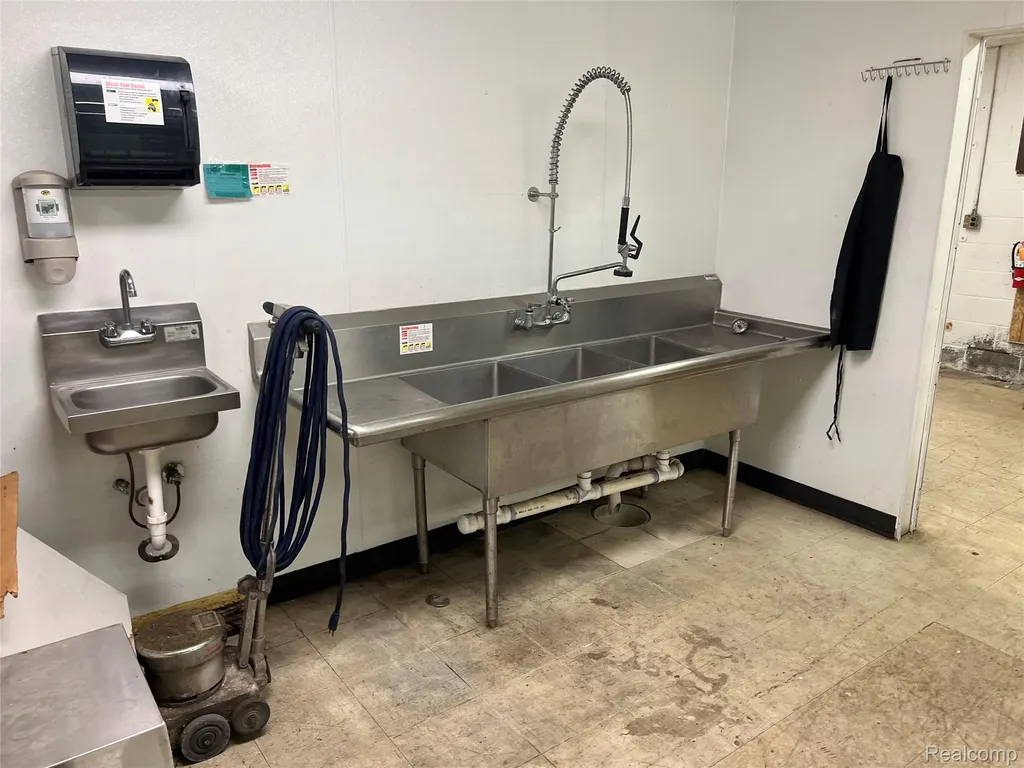 1530 E Michigan Avenue York Charter Township MI 48198