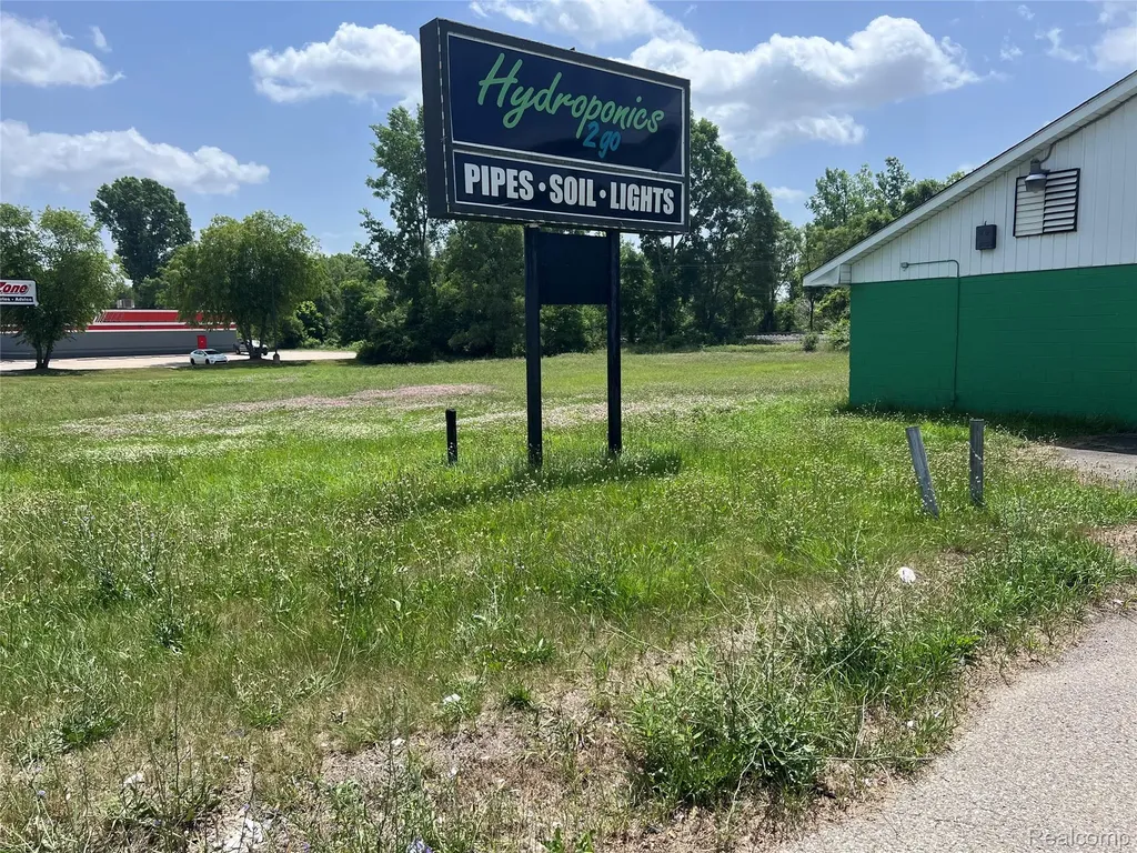 1530 E Michigan Avenue York Charter Township MI 48198