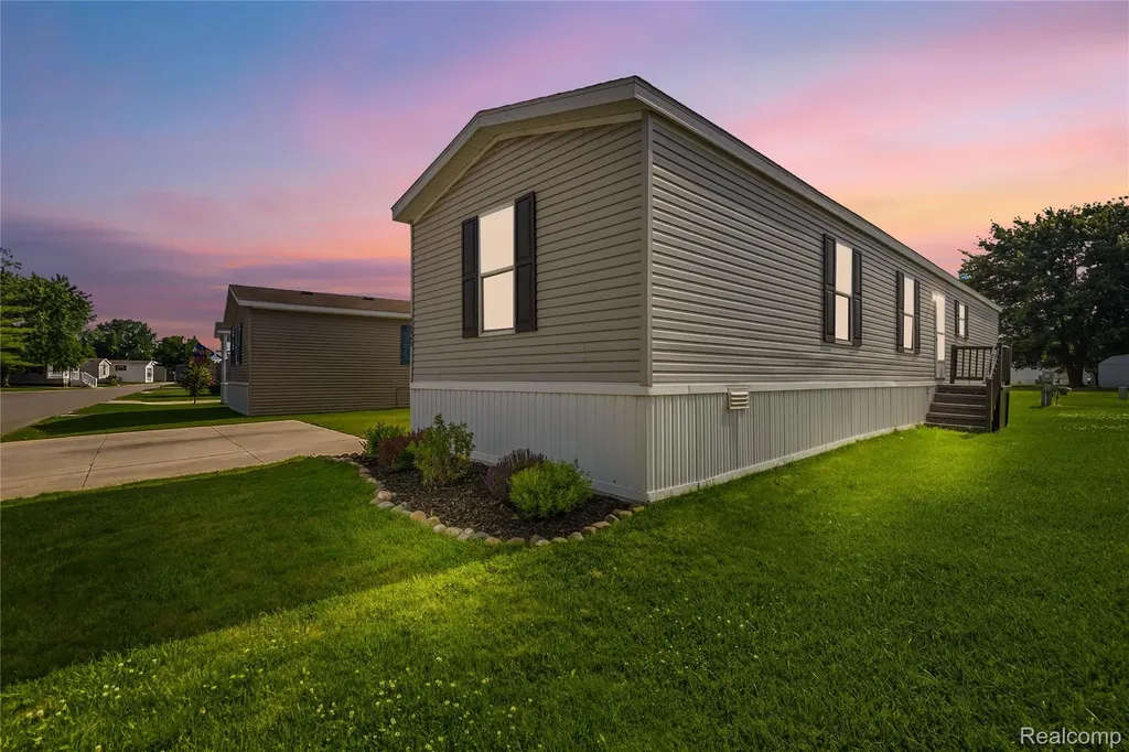 46545 Le Grande Boulevard Macomb Township MI 48044