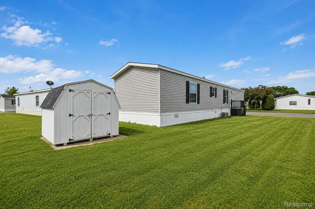 46545 Le Grande Boulevard Macomb Township MI 48044