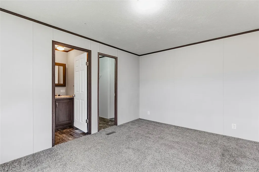 46545 Le Grande Boulevard Macomb Township MI 48044