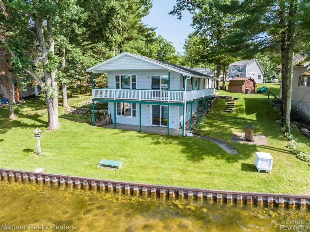 2103 Ojibway Trail N Mills Township MI 48661