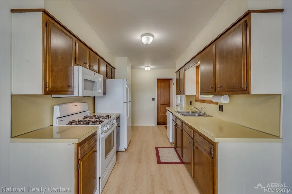 2103 Ojibway Trail N Mills Township MI 48661