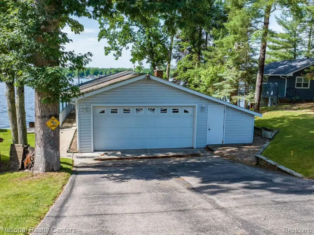 2103 Ojibway Trail N Mills Township MI 48661