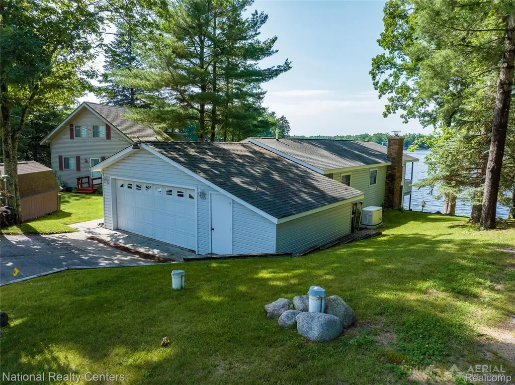 2103 Ojibway Trail N Mills Township MI 48661