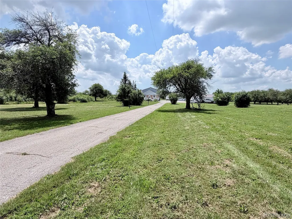 10865 Norman Road Yale City MI 48097