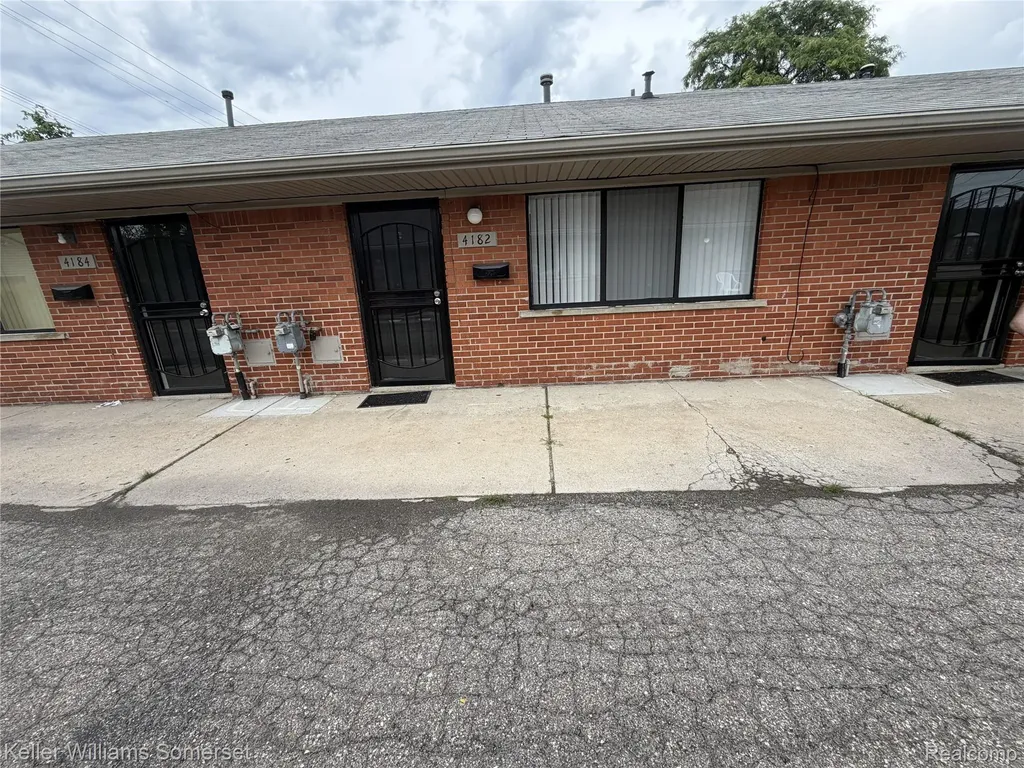 4186 Drouillard Street Lincoln Park City MI 48146